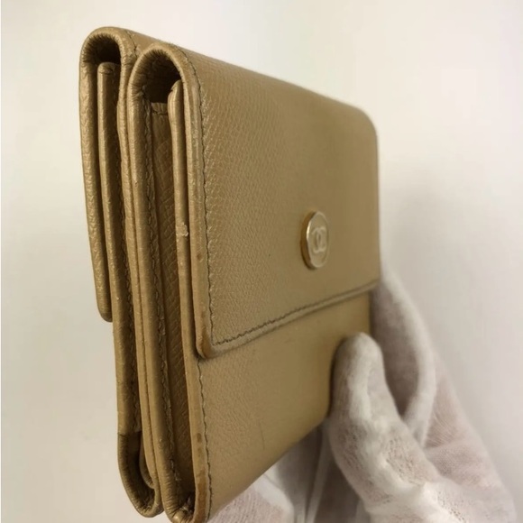 Full Inclusion authentic Chanel vintage Beige Sevruga Compact Wallet. - Picture 8 of 15